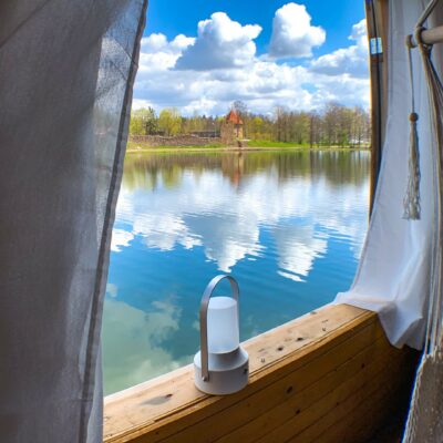 Bed&Boat домик на берегу внутреннего озера