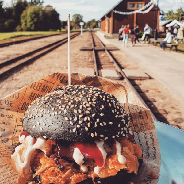 Burger “Malēnietis” in Alūksne railway station area