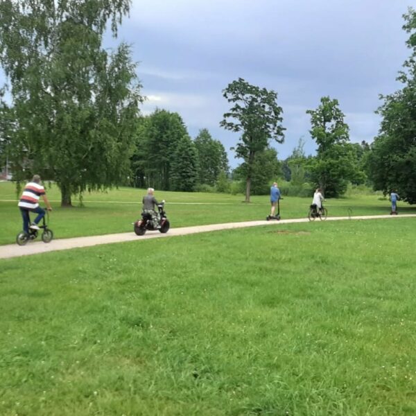 Velosipēdi, elektroskūteri